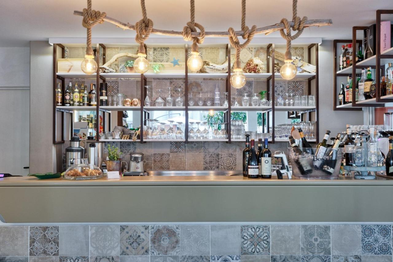 Hotel Croce Di Malta Линяно Сабиадоро Екстериор снимка