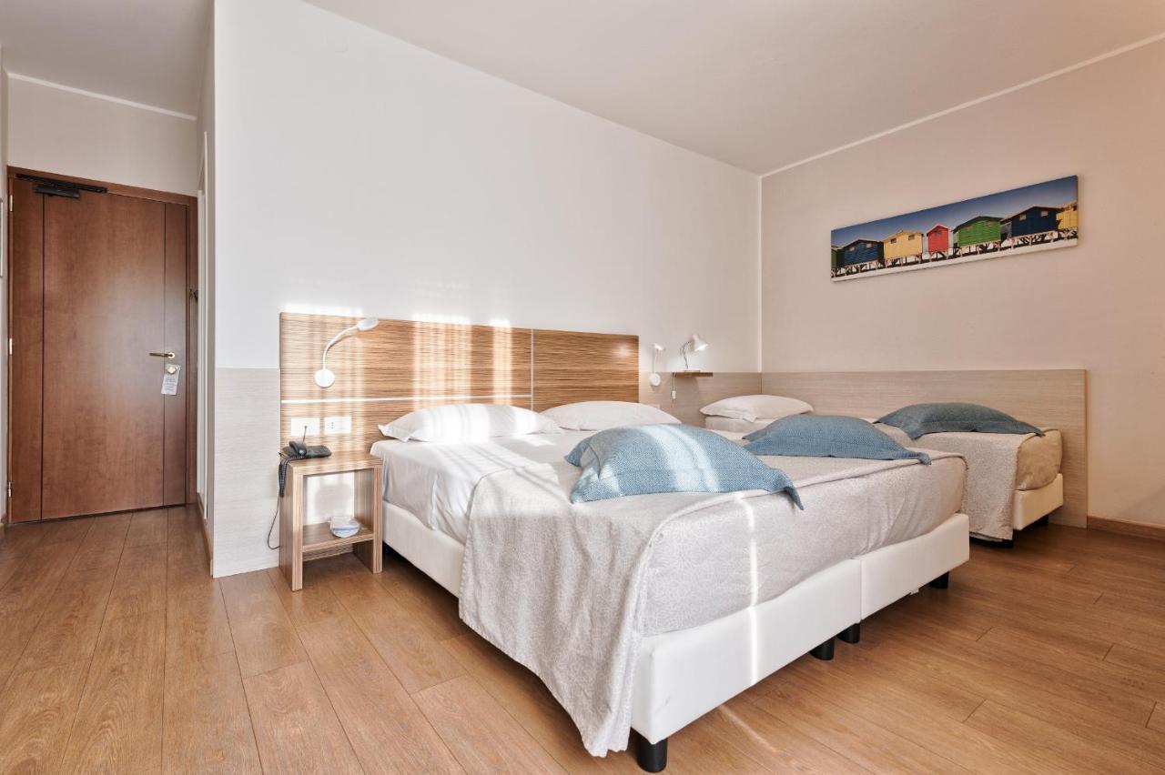 Hotel Croce Di Malta Линяно Сабиадоро Екстериор снимка