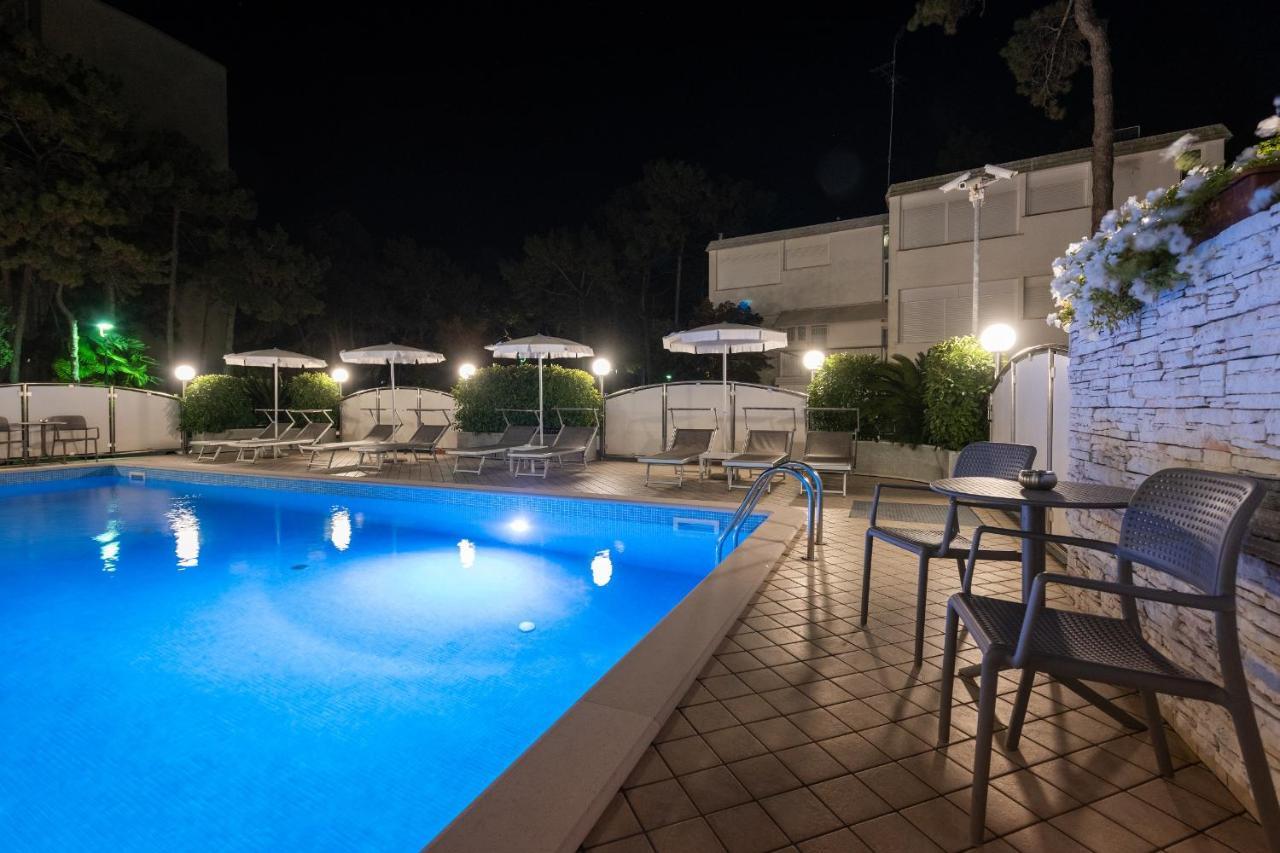 Hotel Croce Di Malta Линяно Сабиадоро Екстериор снимка