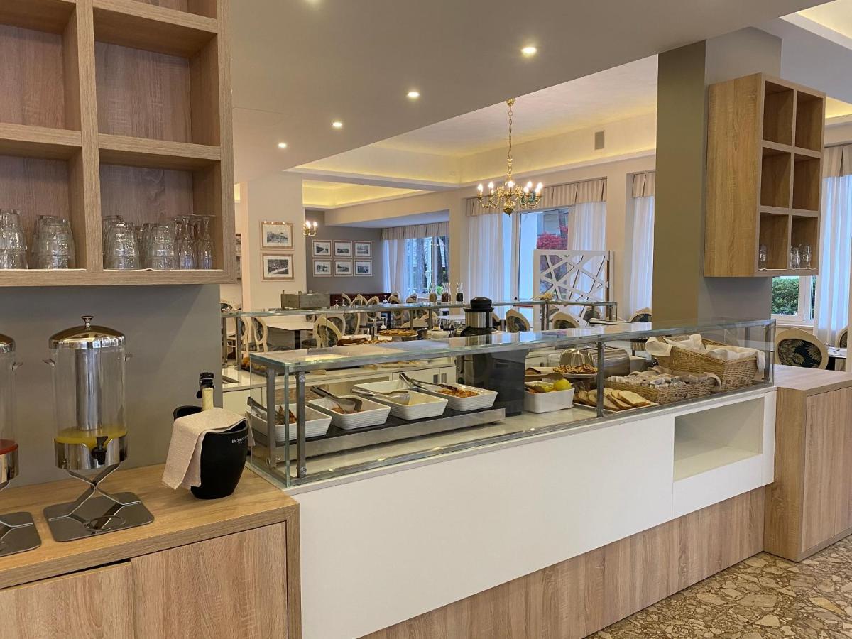 Hotel Croce Di Malta Линяно Сабиадоро Екстериор снимка