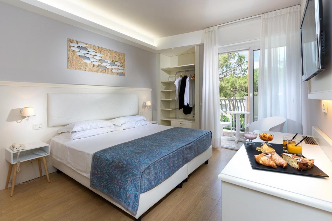 Hotel Croce Di Malta Линяно Сабиадоро Екстериор снимка